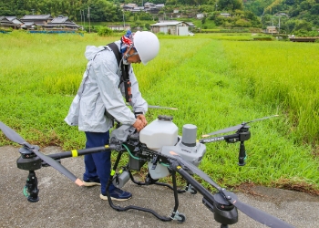 カルーセル6_ドローンと人